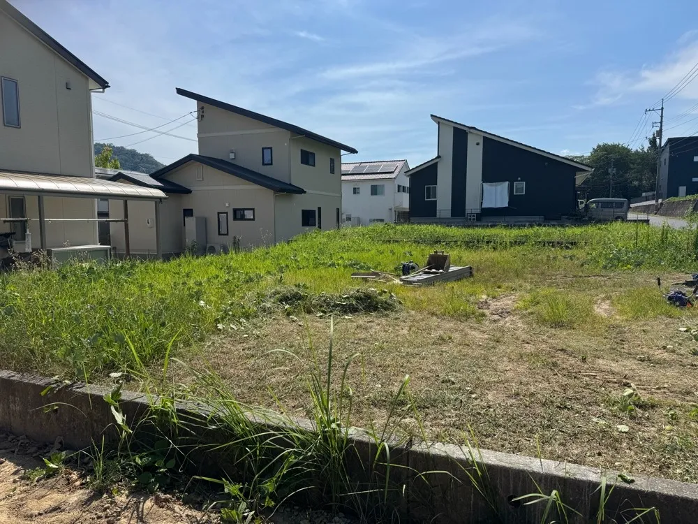 【入野】広々とした二区画分の土地で、新築工事スタート!